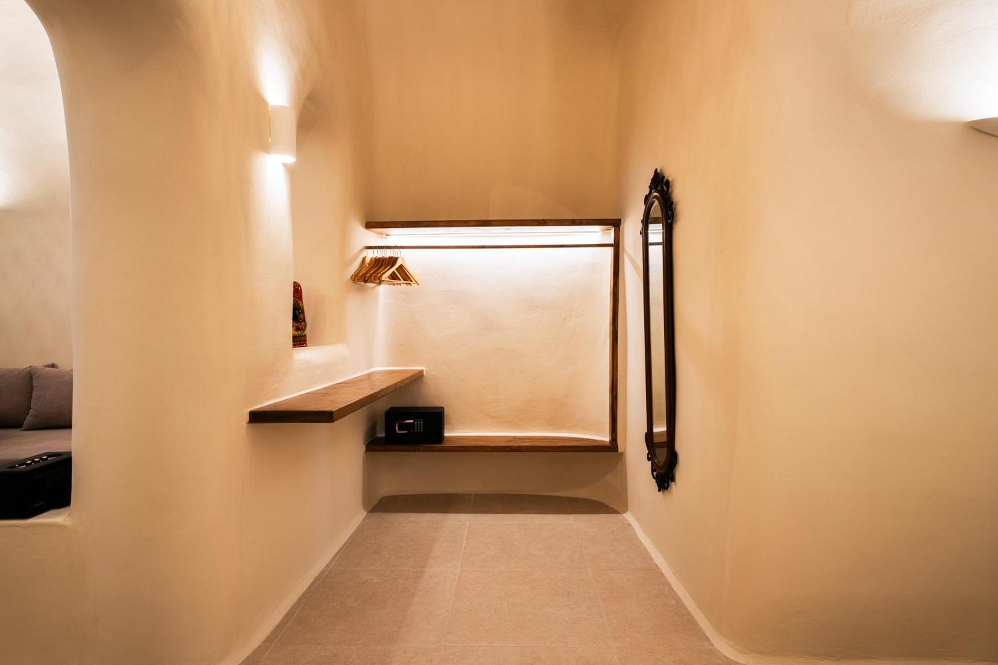 Approxi Cave: 2-Bedroom Retreat Exo Gonia Bagian luar foto