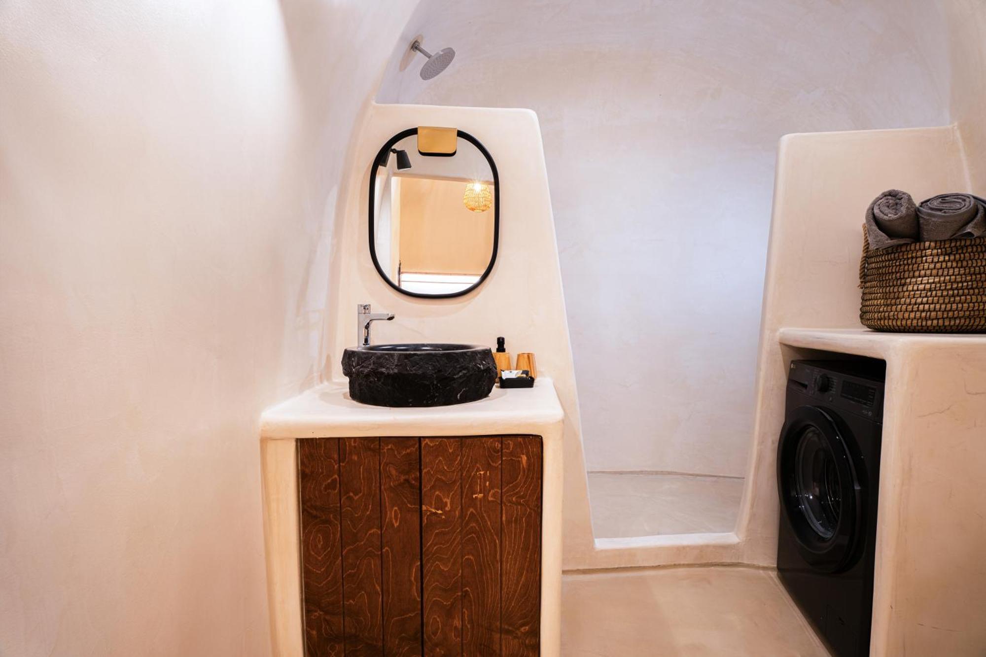 Approxi Cave: 2-Bedroom Retreat Exo Gonia Bagian luar foto