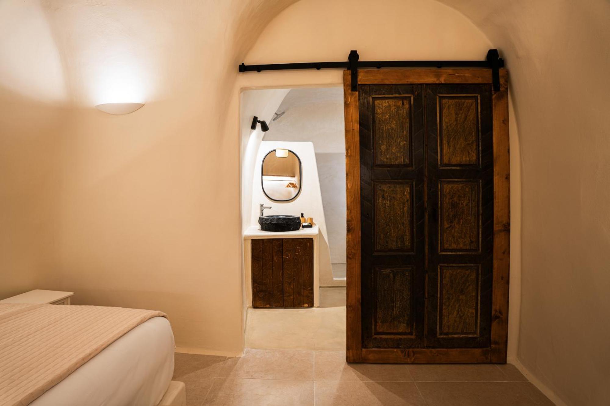 Approxi Cave: 2-Bedroom Retreat Exo Gonia Bagian luar foto